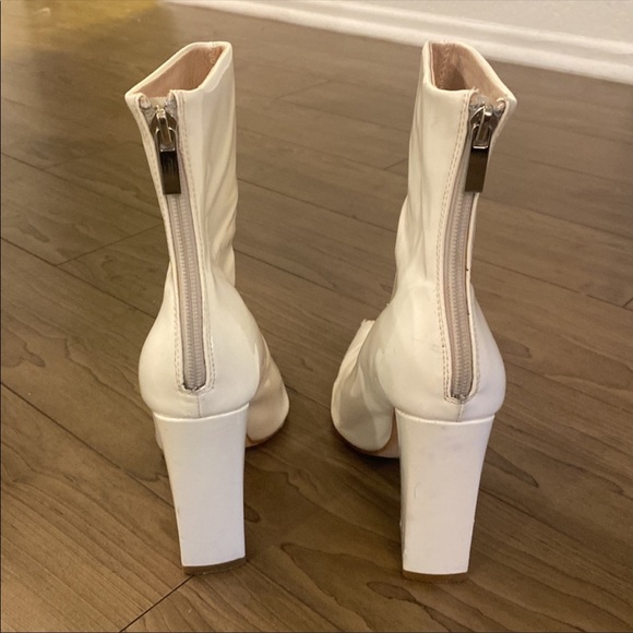 Revolve: RAYE Parker Boot - Picture 5 of 9